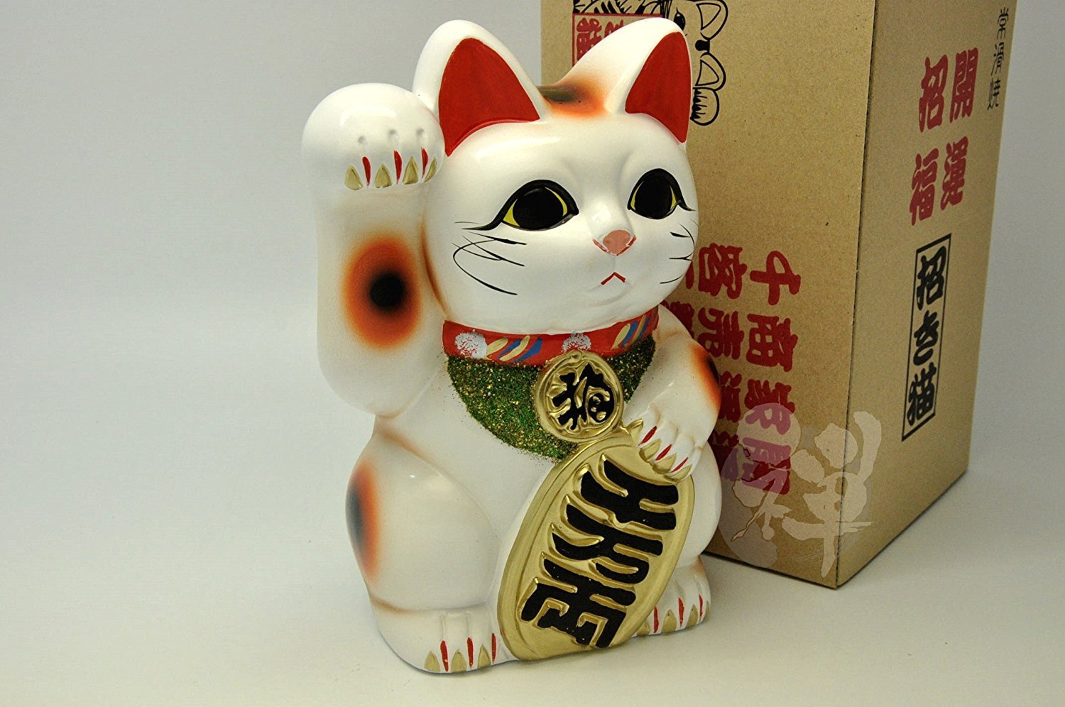 Amazon.co.jp: 常滑焼 招き猫 白小判猫(右手) 7号 [6605]165/140/230